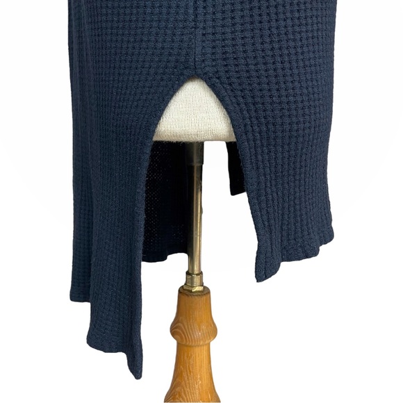 LNA ‘Eva’ High-Low Waffle Knit Hooded Sweater in ‘Midnight’ Blue Size XS - Picture 7 of 13